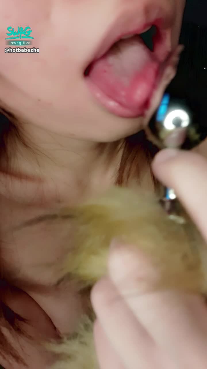 h*********n : Try my new toy 💦💦