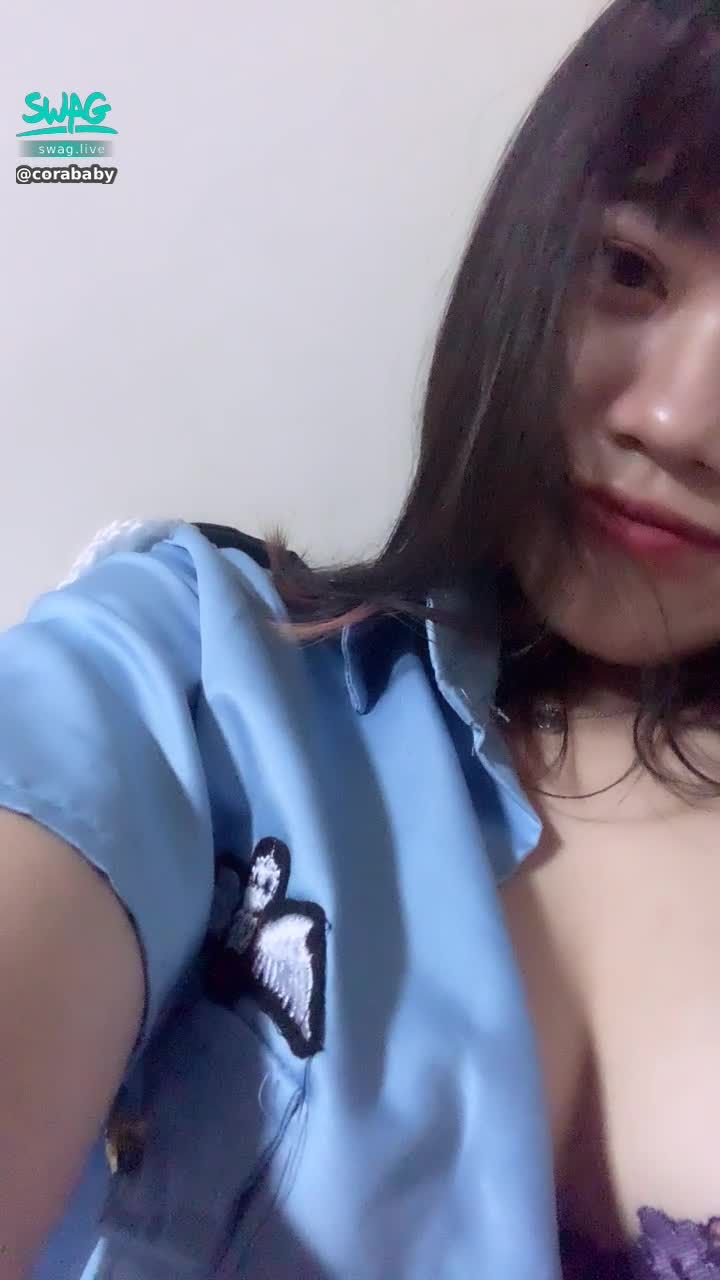 corababy : 🚔甜酷女警🚔露臉耍騷‼️大D奶需要被🙈 🙉 🙊🥺捏住奶頭受不了了🤏淫水大爆發💦💦想被逮捕的哥哥請排隊💙讓我當業績最好的小警花吧💙