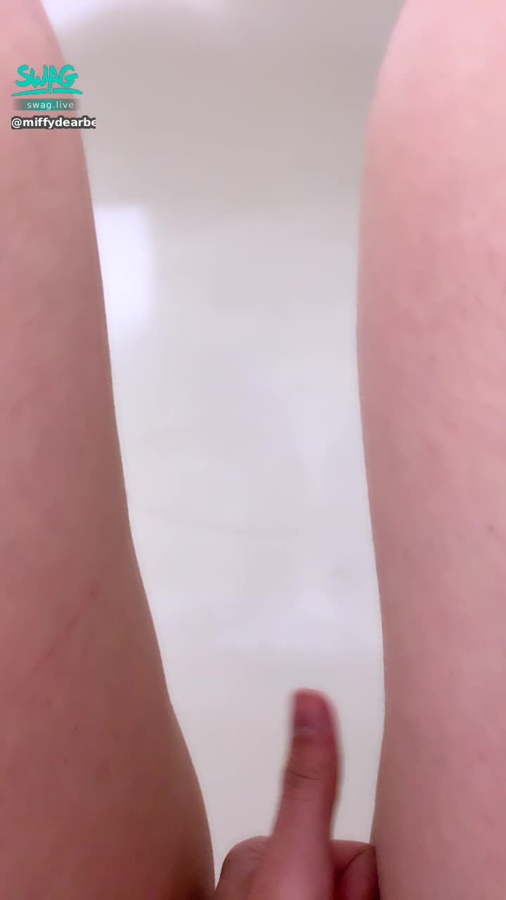 miffydearbebe : 🥱爭什麼爭？    爭個長短來跟央央說一下～😳👅👅