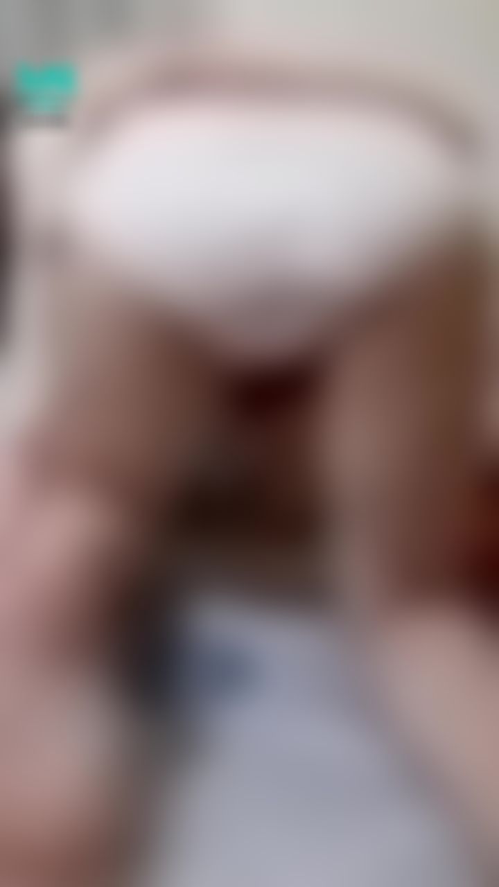  : 哥哥想要嗎？妹妹那濕濕的💦
很多水喔～生理期來…特別的…🤭
嗯~你知道的！💕