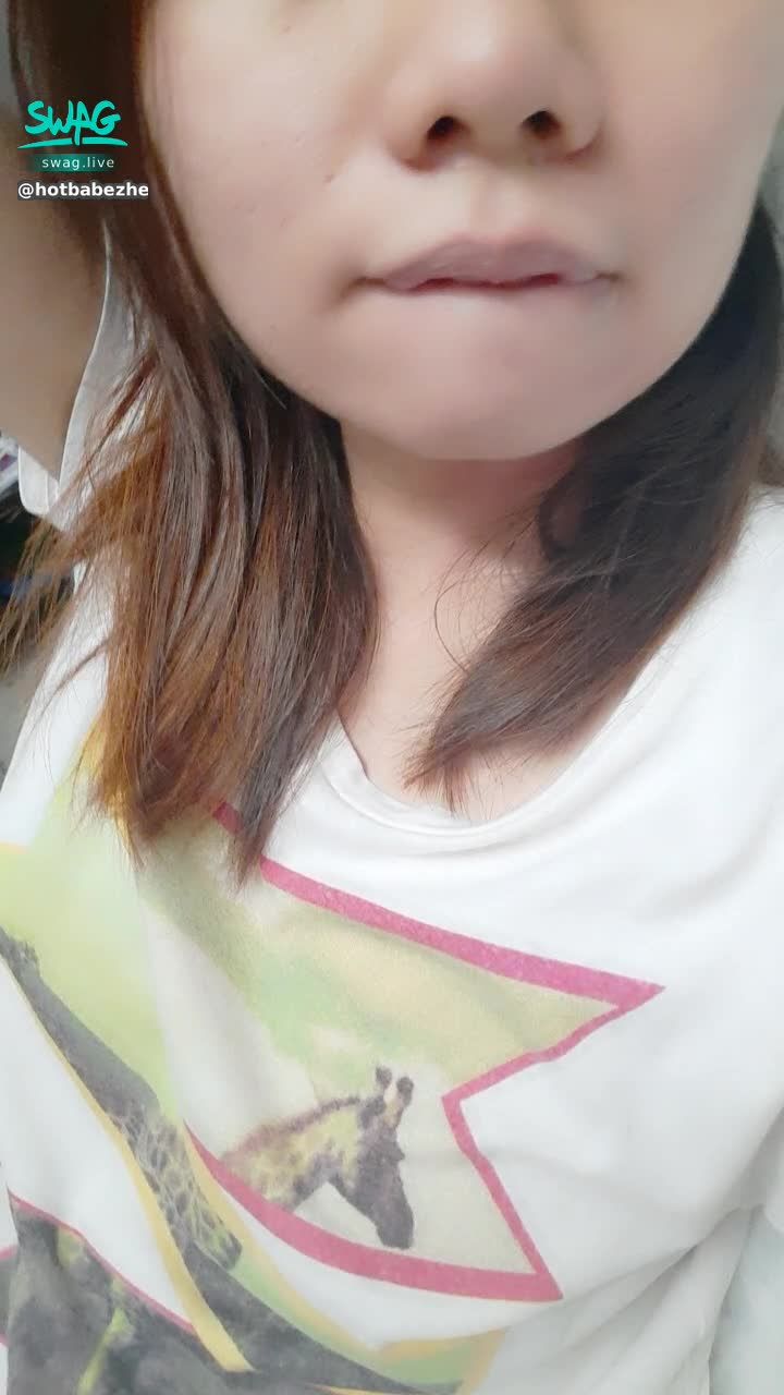  : 最近超级忙的 👅 还是不忘记一个性感 Post 👄