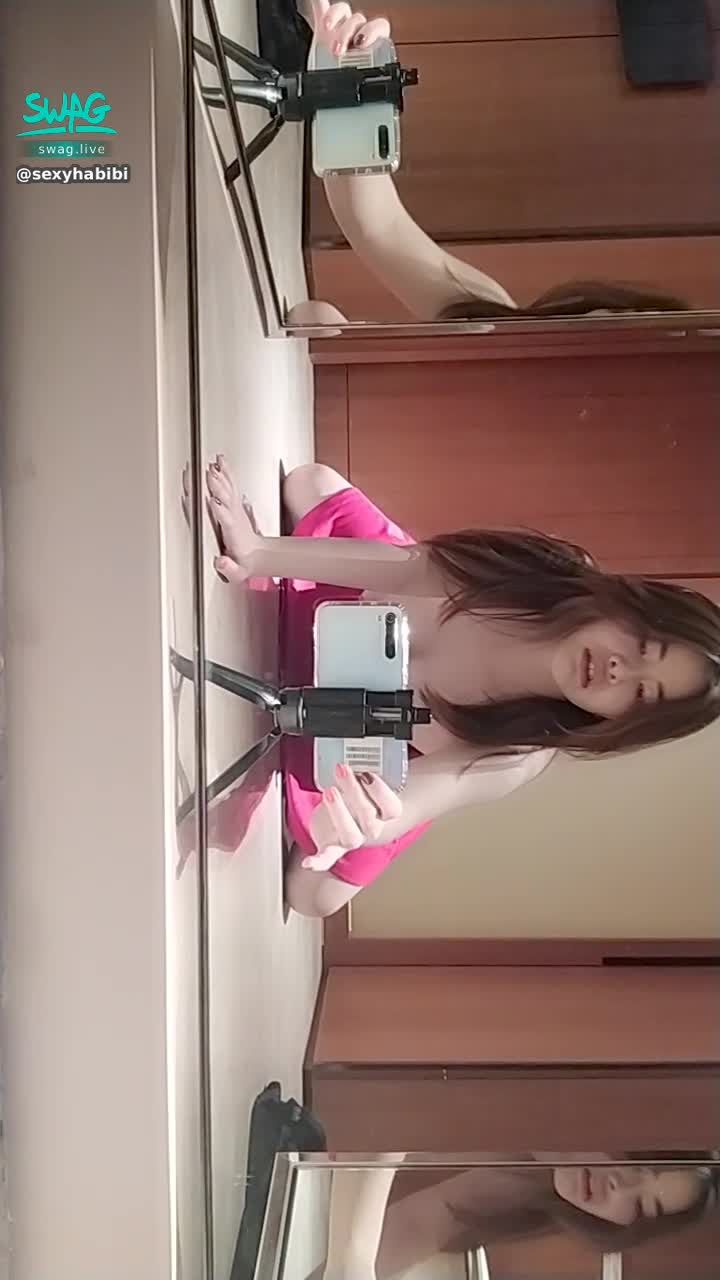 s********i : 深喉嚨 想被我含🍆嗎？我會吸的你不要不要的 👄🔞啊
