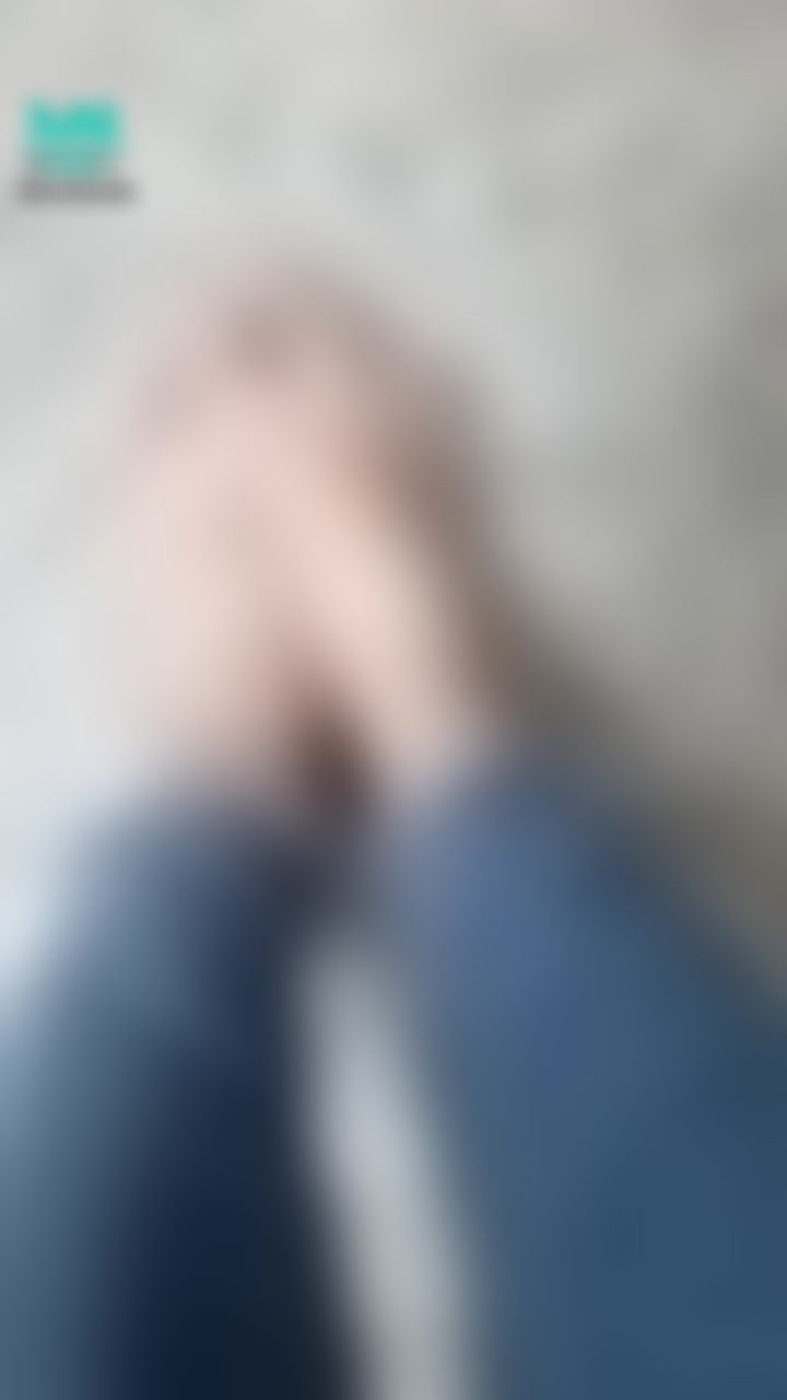  : 💋想舔悠咪的腳丫嗎？💋
蚊子好多😢
腳背被叮了幾包