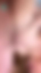bonbonbabe : 露臉❤️躺在床上忍不住開始互摸 好飢渴呀💦💦第一次被這樣摸下面都濕了🆘