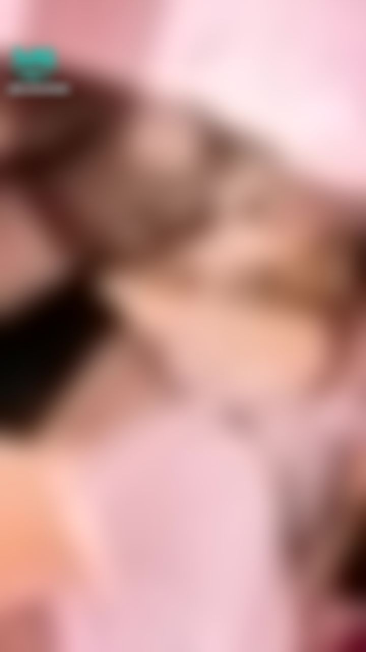  : 跪著太犯規啦🈵️看完身材再從後面看翹屁股 真的完全忍不住🤭