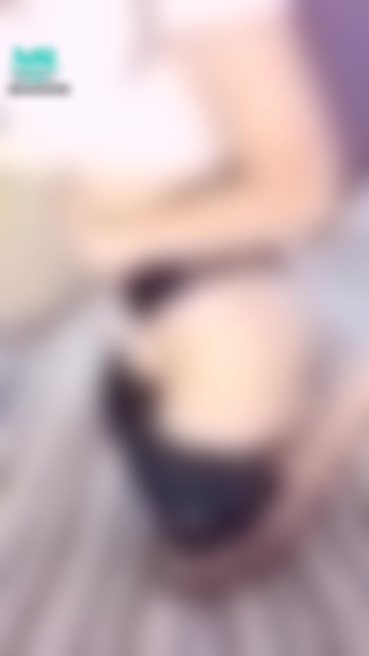  : 滿秒🈵️露臀🍑
這樣的女上位你給幾分？
邊想像邊拍打著自己的翹臀下面都濕了💦💦💦
正面側面全都給你看個過癮😝