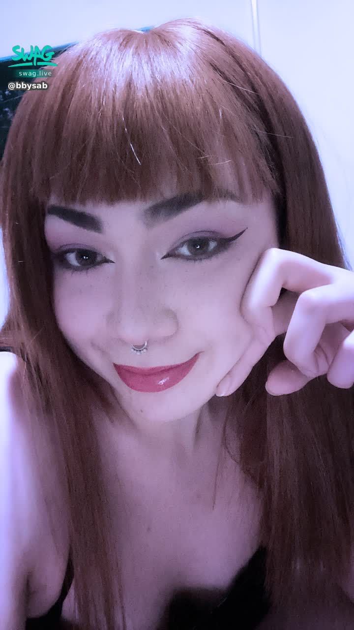 b****b : 混血寶寶上線囉～ 歡迎追蹤認識❤️
hey babes, caome say hi to me 🥺💕
