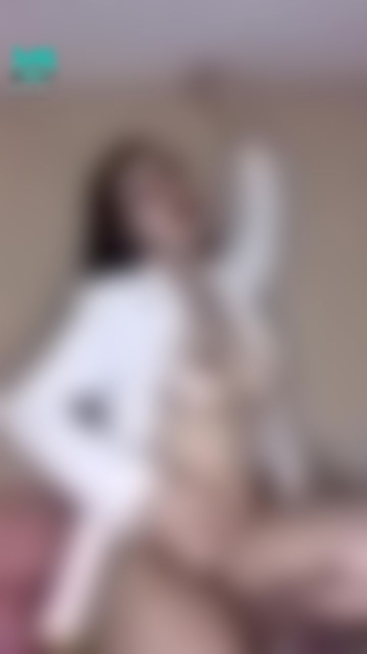  : Nude in shirt💦