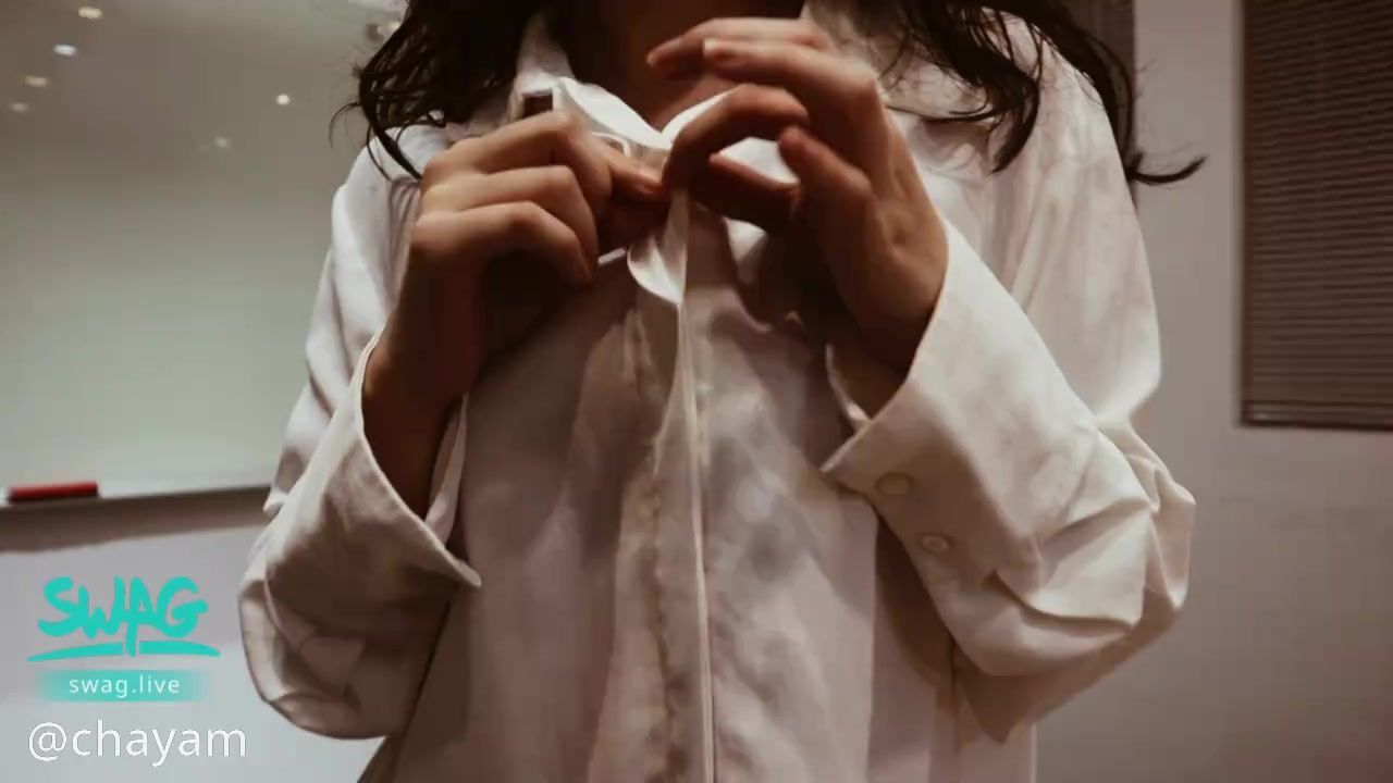 bearlady : OL上班慾火焚身,覺得好想要🔥