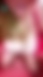 l*******r : 🔥巨乳溢出🔥這樣用手捧著都要滿出來了😳不知道用你的手看起來會怎樣?
哥哥的硬棒棒夾進來一定好舒服😌