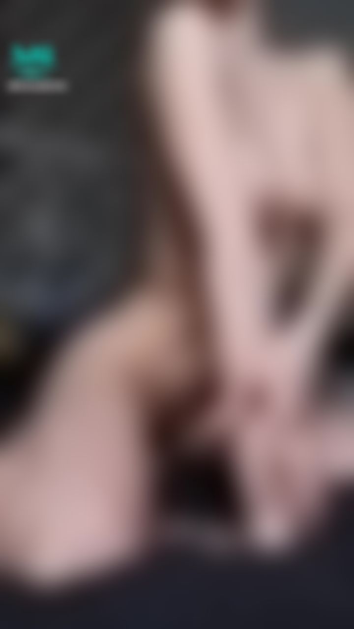 hunnybunnyy : Cum for my wet pussy 🖤🖤🖤🖤💦💦💦💦