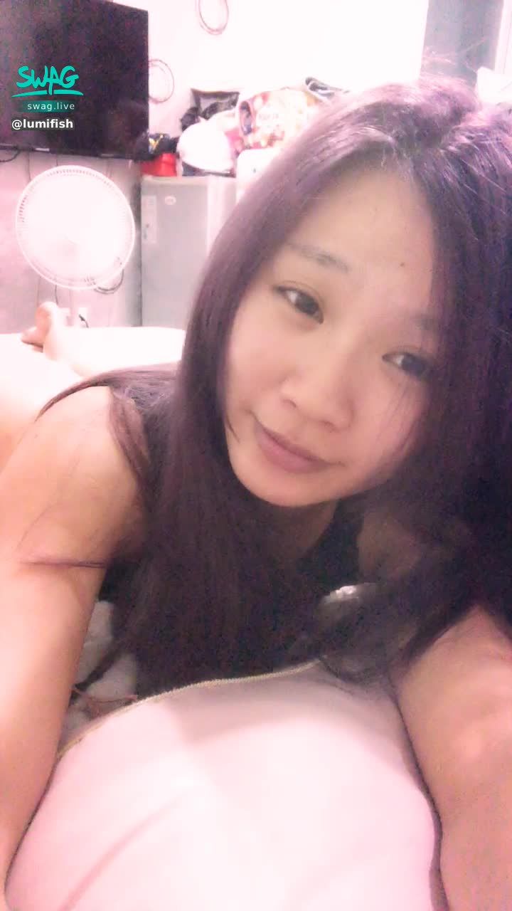 : ❤️紫髮小女孩❤️天氣好熱光屁屁在家😁