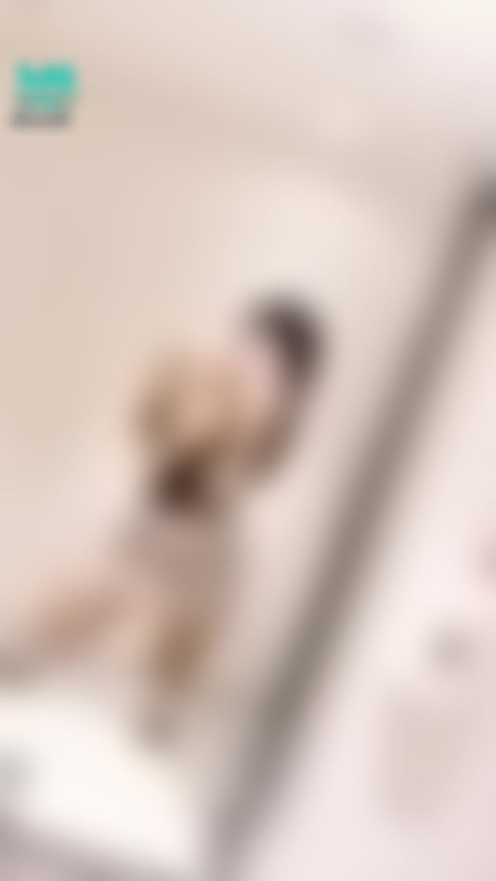 lovesisi : 🔥慾女心經🩸月月來了好想要🔥找個廁所 在鏡子面前摸起來 這舌頭表情好淫蕩