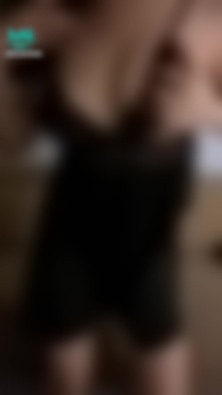 d********y : 今天這套睡衣搭配小丁真的太性感了
女朋友這樣又騷又性感的熱舞你受得了嗎