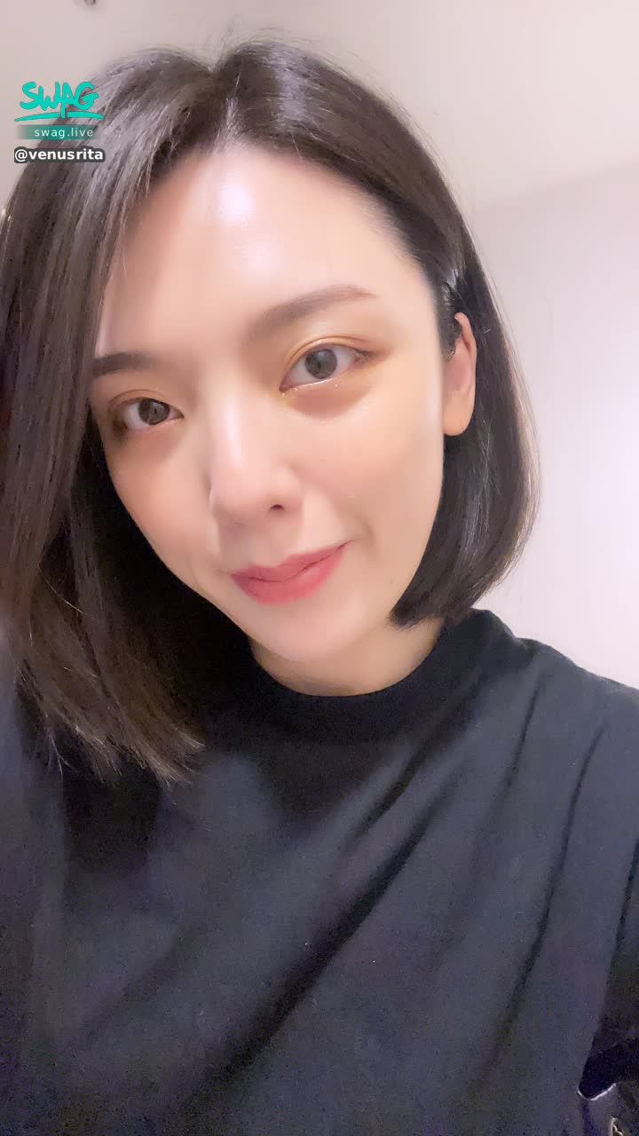 v*******a : 等等9點官方IG,臉書,推特直播唷🥰
旗袍之夜❤️會從直播裡抽粉絲送2000鑽石唷🥳
不見不散🥳