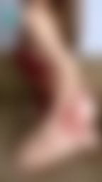 d********y : 滿秒🈵️性感蕾絲內褲太厲害了
線條交叉感讓人看了都硬了
女友用側面和背後式好好讓你們欣賞蜜桃臀😳