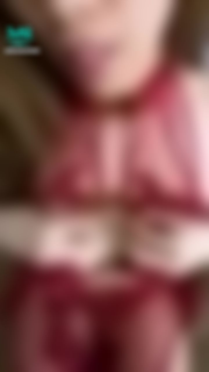 d********y : 滿秒🈵️露奶露暈💕
慢慢解開扣子解開內衣
揉著奶好舒服忍不住一直叫
整個奶都掉出來了啦😳