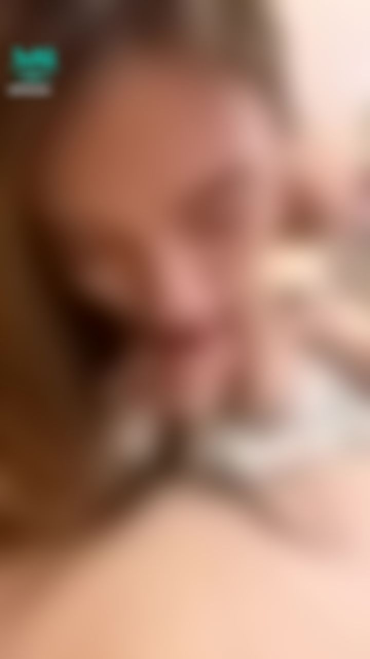  : 還是比較喜歡用舌頭👅快快又舔龜頭打手槍？