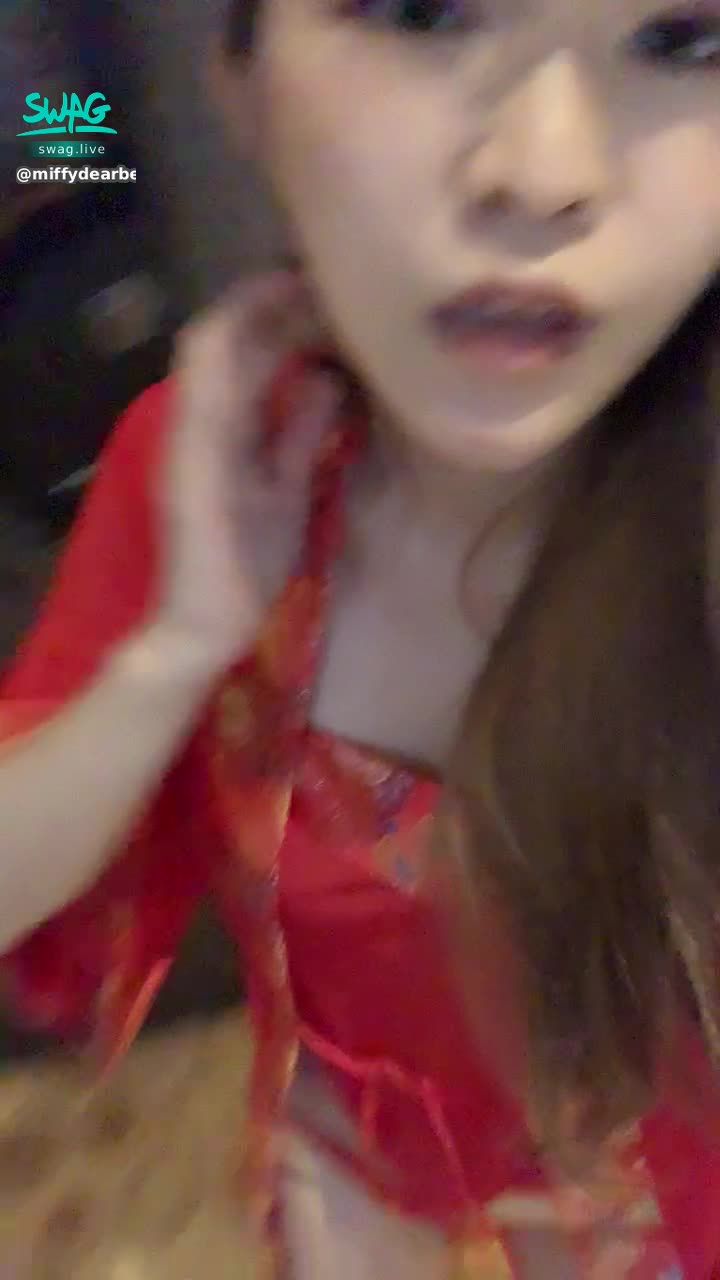 miffydearbebe : 肚兜式 喜歡嗎😘？  期待成品喲 😝😝😝