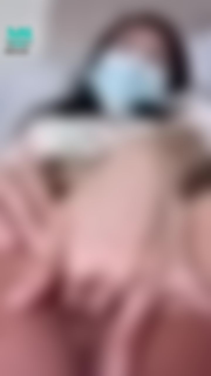 lizbaby : 兩根手指扣穴卻爽到停不下來