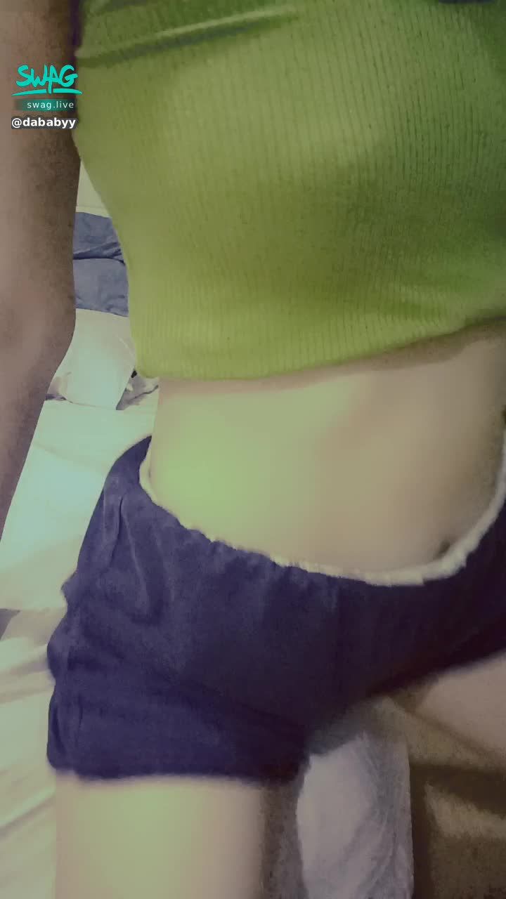  : 绕圈圈摩擦也嗯~要静静忍住不能出声呜 😭
