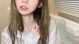 c******y : 白襯衫及水中誘惑
拖去了內褲 想要了 撫摸著穴穴
男友視角 ❤️ 想要你深入我…