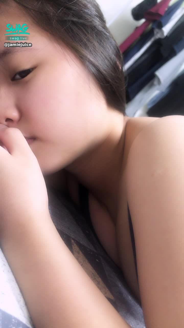jamiejuice : 想睡覺的 Jamie 在放空🤭