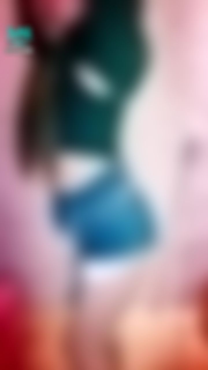  : 喜歡這樣扭嗎？在你身上這樣搖的話會不會想射呢❤️