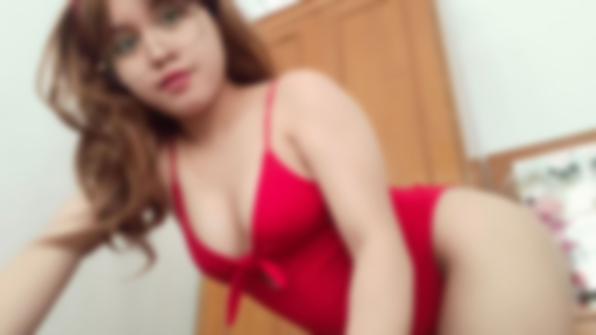  : Red bikini pussy👙