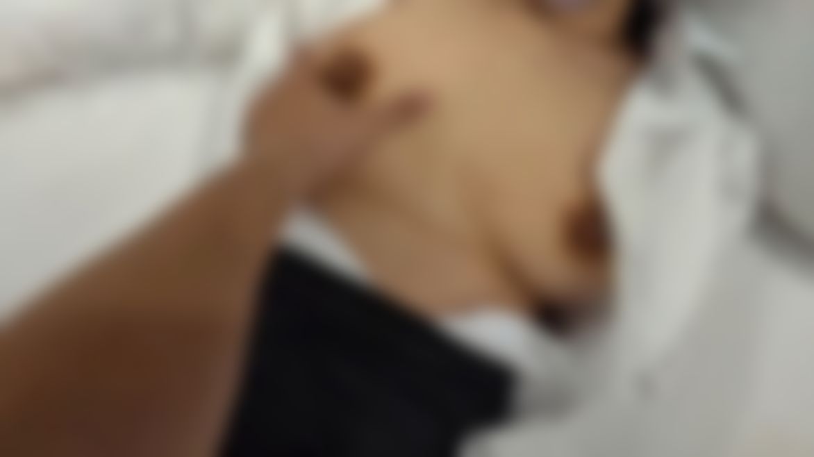 x****e : 秘書上班能幹,下班被幹