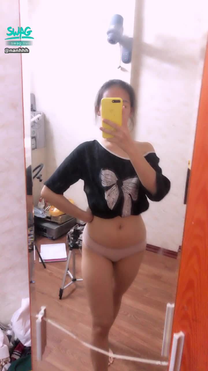 nanhhh : 💦👙