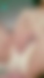 c**********e : 把玩這濕透的內褲,翻開已經濕濕的穴!這樣收縮的穴,想要被插入啊~
