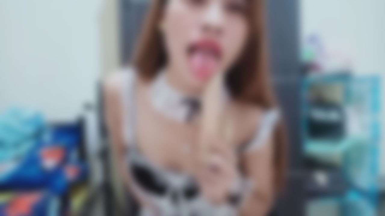 kimmychimmy : horny slave missing her master and get horny play with dildo untill squirt 🤤💦
