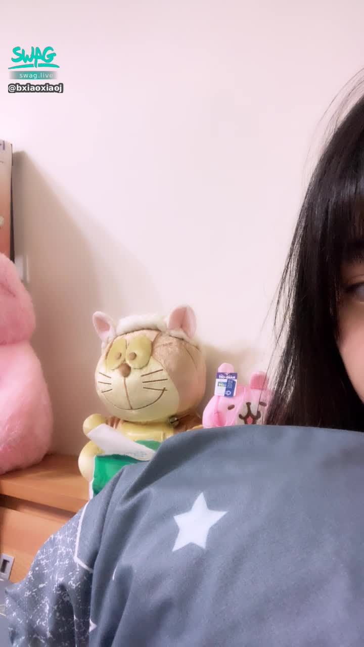  : i am sharing my doll
Have you ever seen Golden Doraemon? 😗
and ears