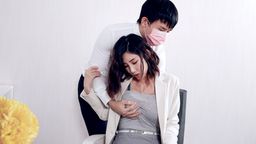 lierbaby : 編輯推薦:#官方Top100影片
平日高高在上的女老闆,為了撐起公司不惜犧牲色相進行誘惑來挽留員工,還使盡渾身解數的口交,激情的吸吮著肉棒,展現出對性慾的渴望~
穿著緊身迷你裙隱隱約約露出淫臀再配上淫蕩的喘息聲讓人肉棒勃起停不下來!!
#黑絲 #網襪 #美尻 #白虎 #美少女 #口交 #深喉 #角色扮演 #OL #JSBY