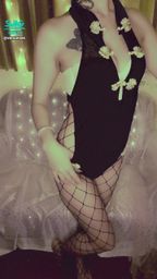venueses : 已等候多時❤公子想先品酒還是品美人呢?💕💕💕
