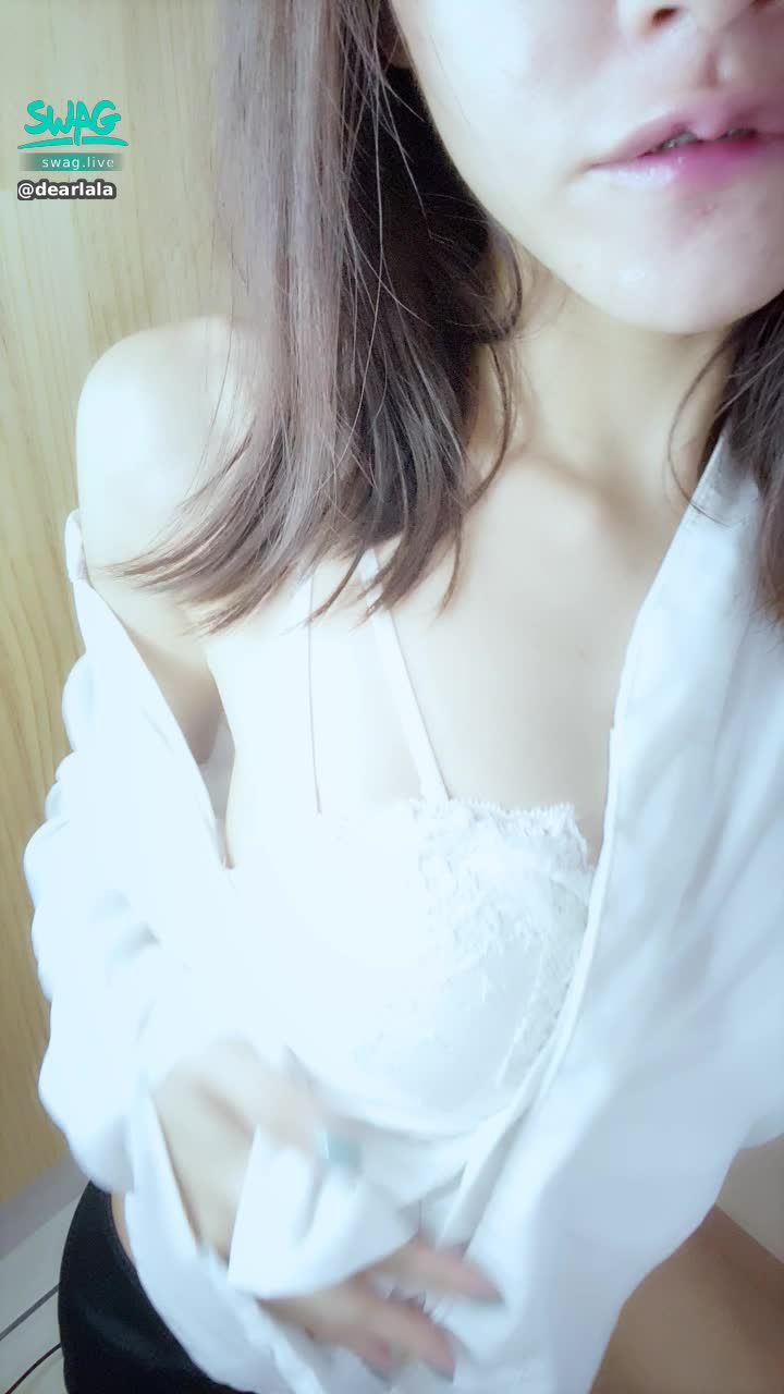  : 微露臉恨不得現在把你棒棒抓過來整根含了