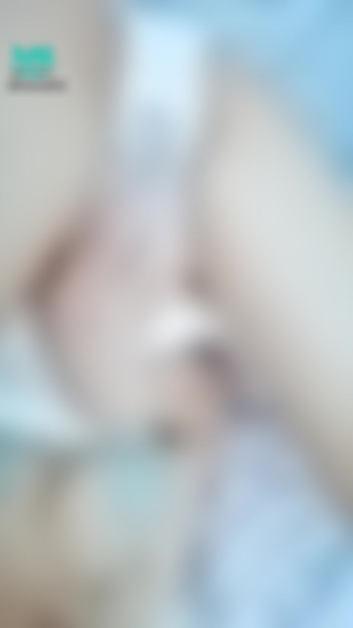 lovesexybaby : 送按摩棒掰開小穴給你看🔞🔞