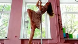 lessikitty : pole dance