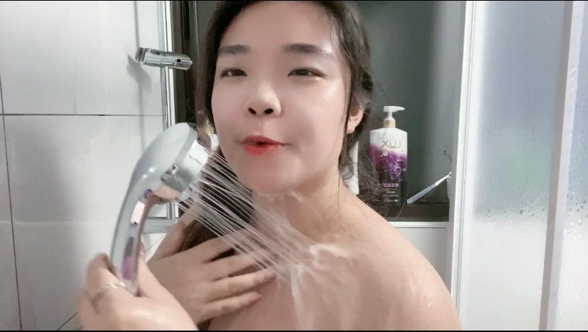 miaangel : 寶貝一起來玩水😈