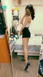 janicee : 背面透出的微笑線與臀型⭐
白色鏤空編織小可愛配小短褲,露出腰線
搭配高跟鞋,夏日海灘風高馬尾look
summer vibe