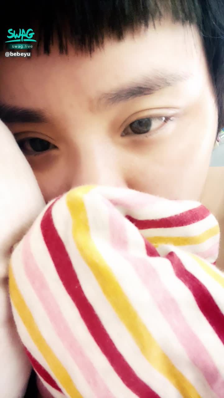 bebeyu : so tired 😪😪😪
Wait, I still have to shoot a little temptation to sleep 🥺