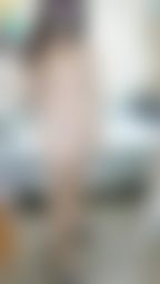 janicee : 前傾時夢幻睡衣下透出的藍色bra💘
長腿、鎖骨與高跟鞋
新買的內衣集中效果超好⭐
為什麼最近蝦皮一直有人私訊要買原味衣呢?