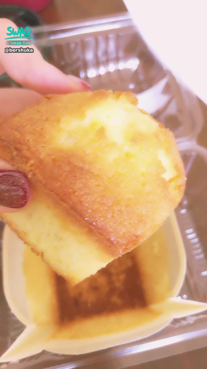  : happy mid-Autumn Festival 🎑
today is indulgence day 💙💙
lemon 🍋 eating cake