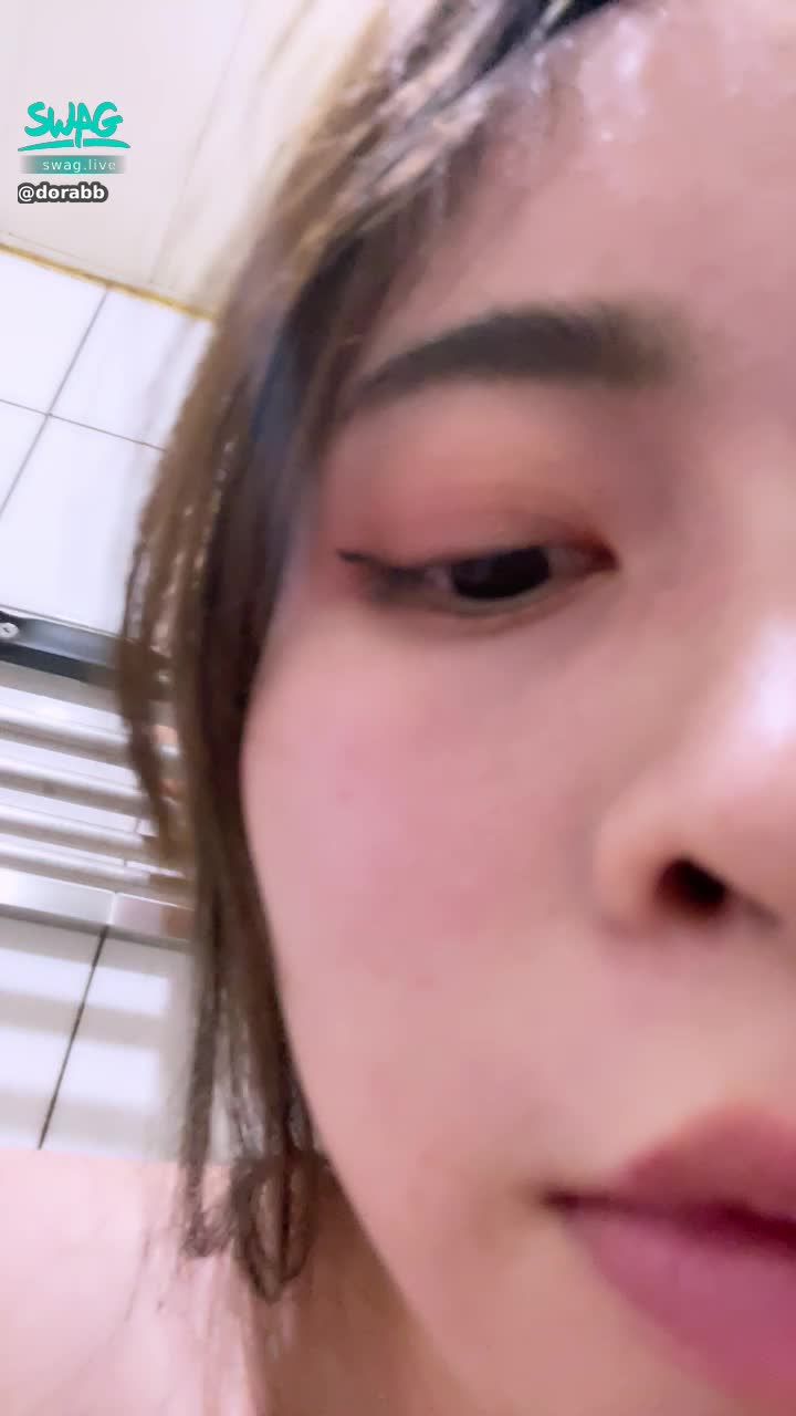  : 跟喝酒完臉好紅😳