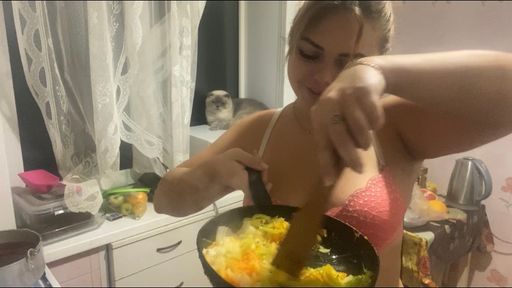 n******a : Borsh eating , cooking ๐งโ๐ณ