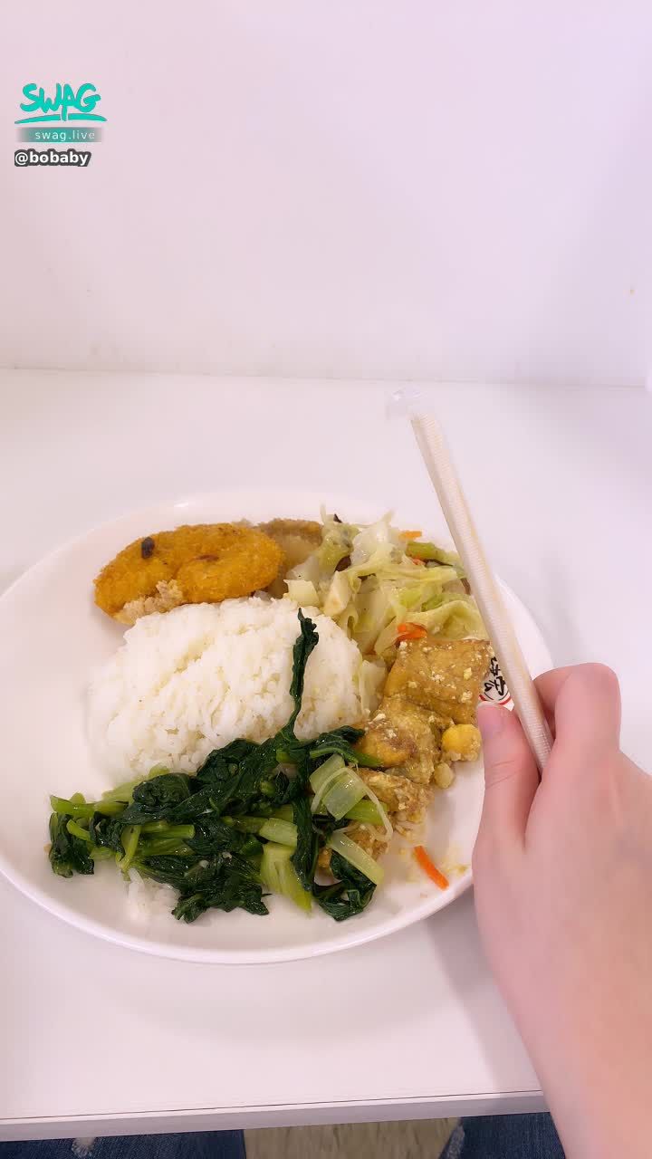  : 吃午餐囉～～