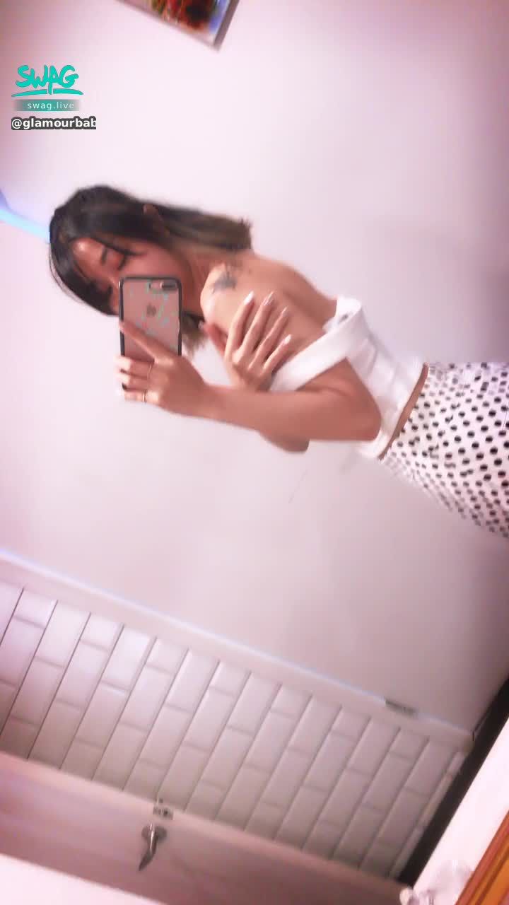  : 🍑 Do you want to touch it, brother?
