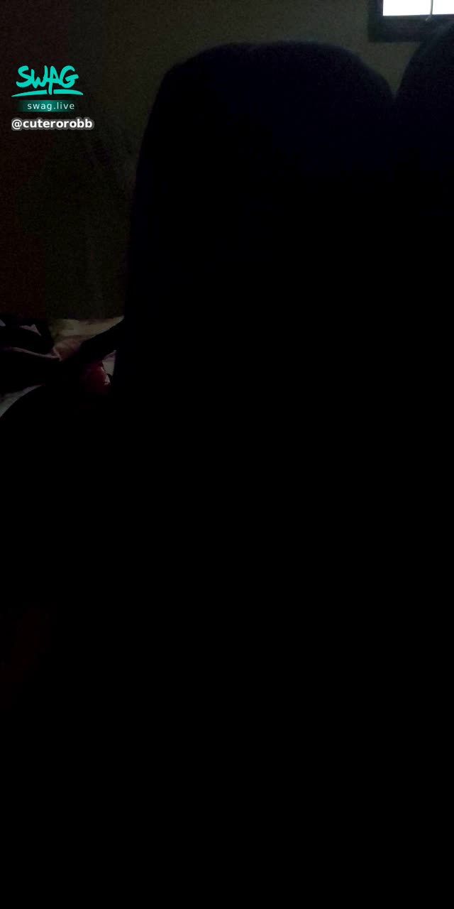  : 放學只想在床上耍廢😴😴