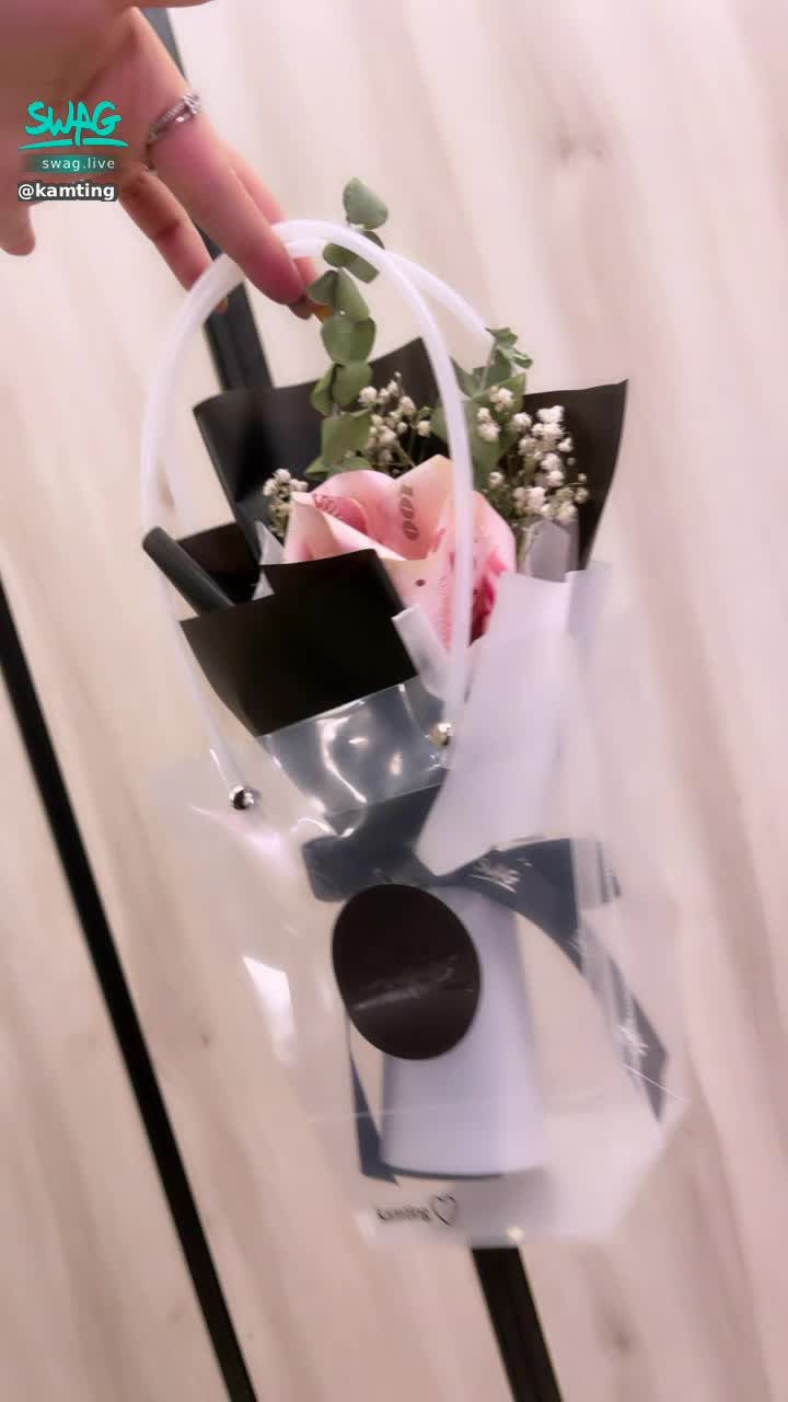  : 🧸今天參加swag活動的花好好看 哥哥們我今天開03:00-06:00的 晚上沒要開 大尺度在私訊 記得私訊我喲